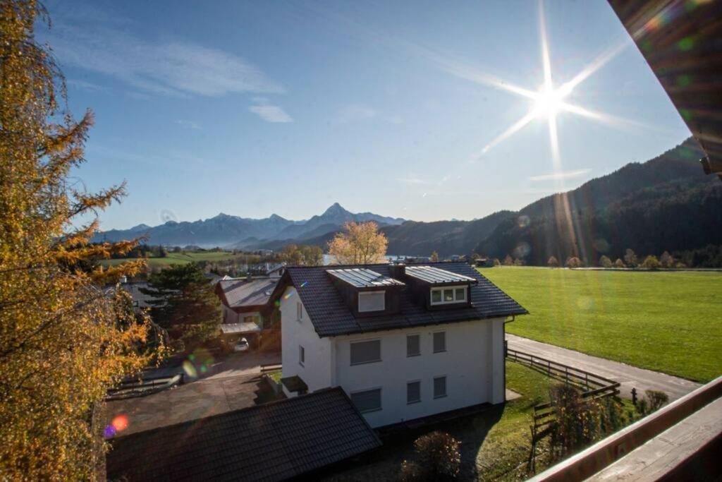 Luxury Living Near Weissensee +Balcony +Netflix Füssen Kültér fotó